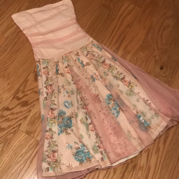 Glitter & Gauzy Floral Prom / Homecoming - Picture 1 of 7